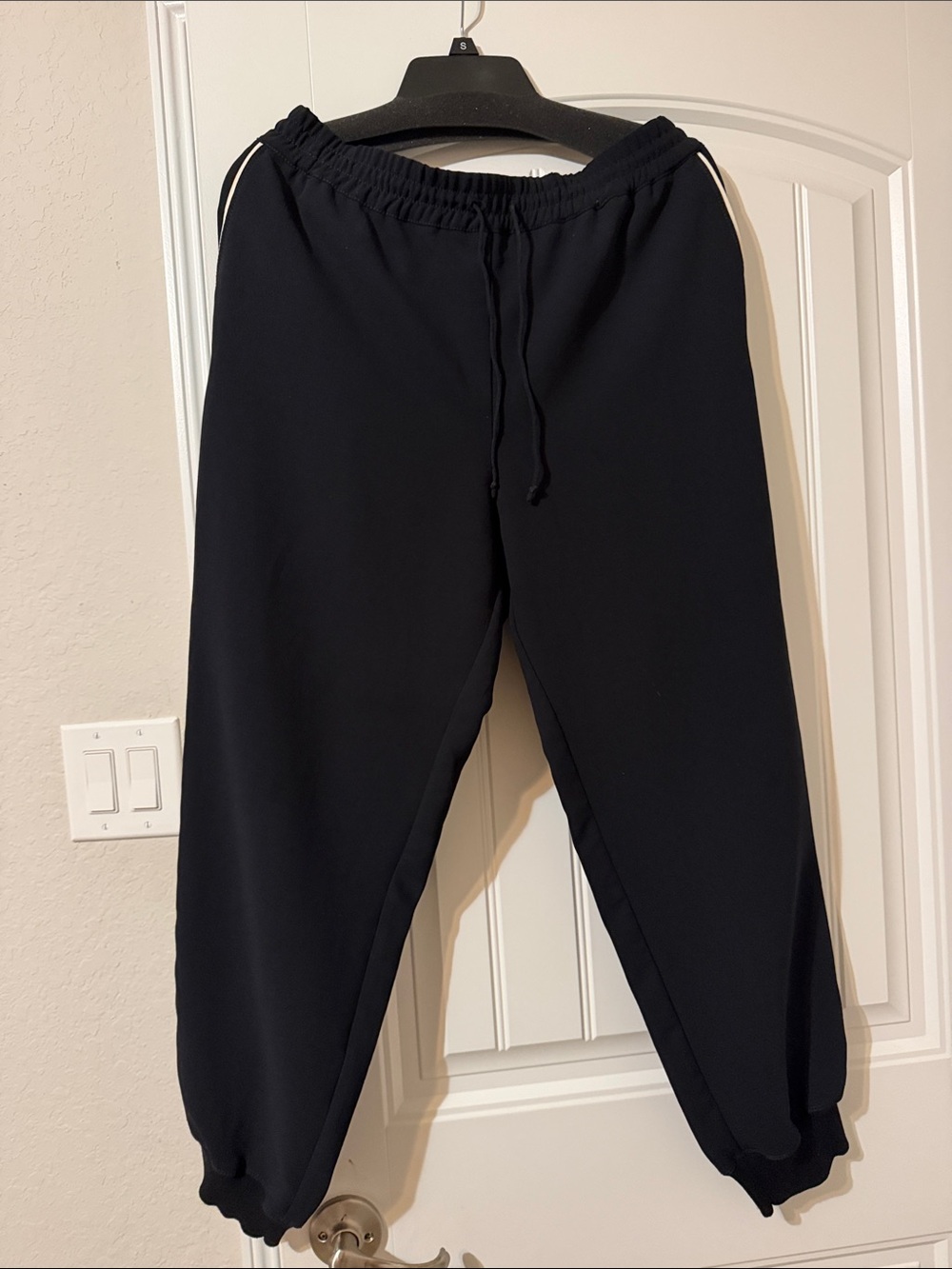 Aritzia Wilfred Black Jogger-Style Pants with White Piping Detail EUC